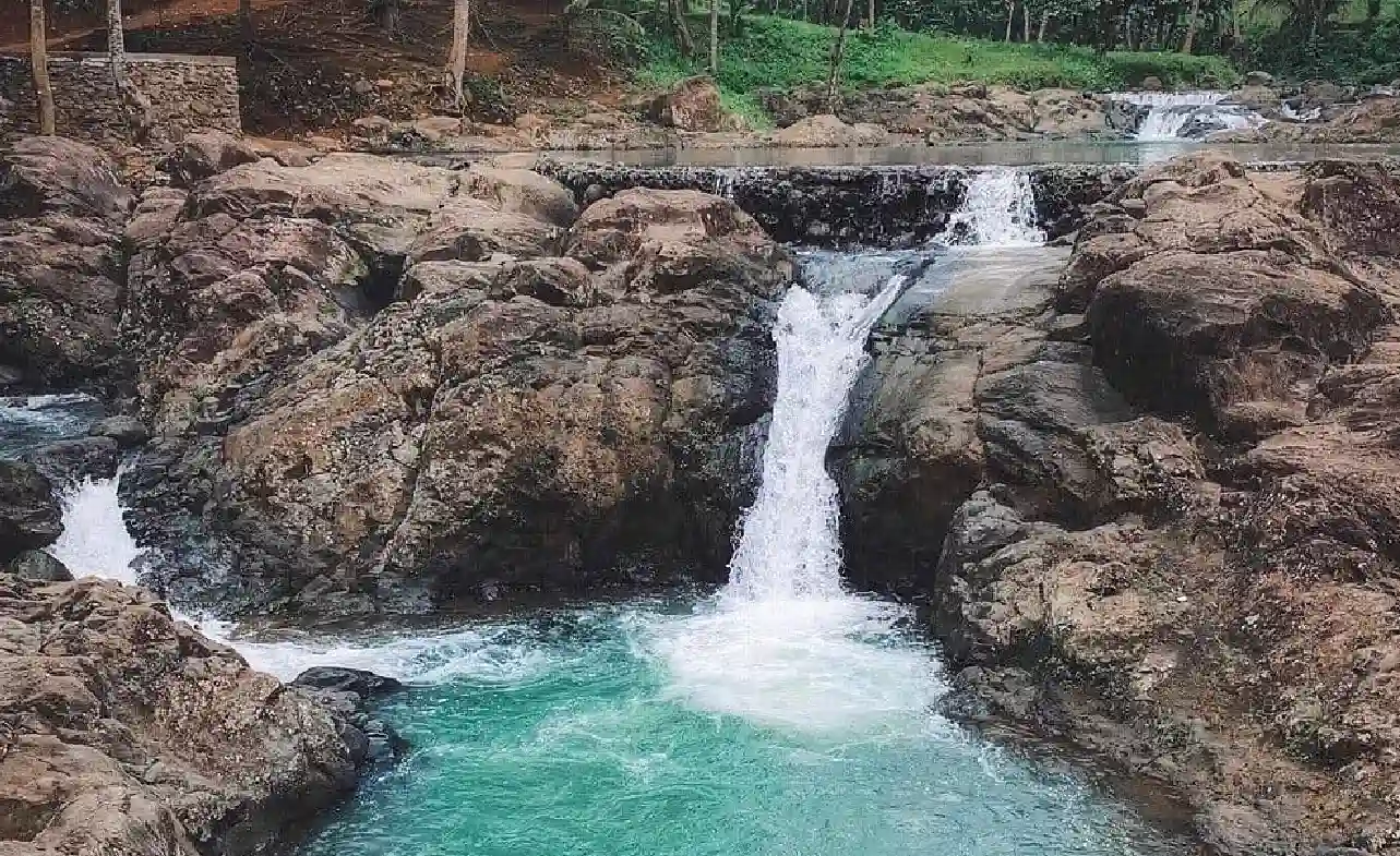 Curug Leuwi Bumi: Harga Tiket, Fasilitas, Lokasi 2026