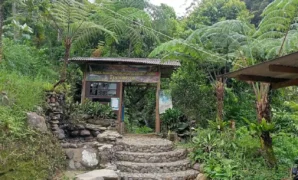 Fasilitas Curug Goa Lumut Endah